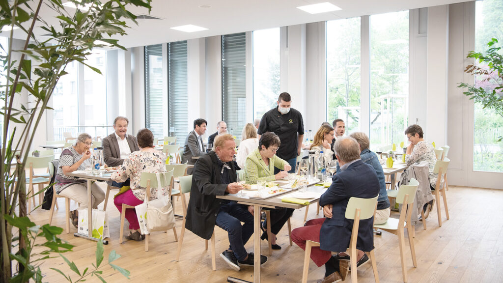 Ausklang mit einem feinen Apéro im viktors.