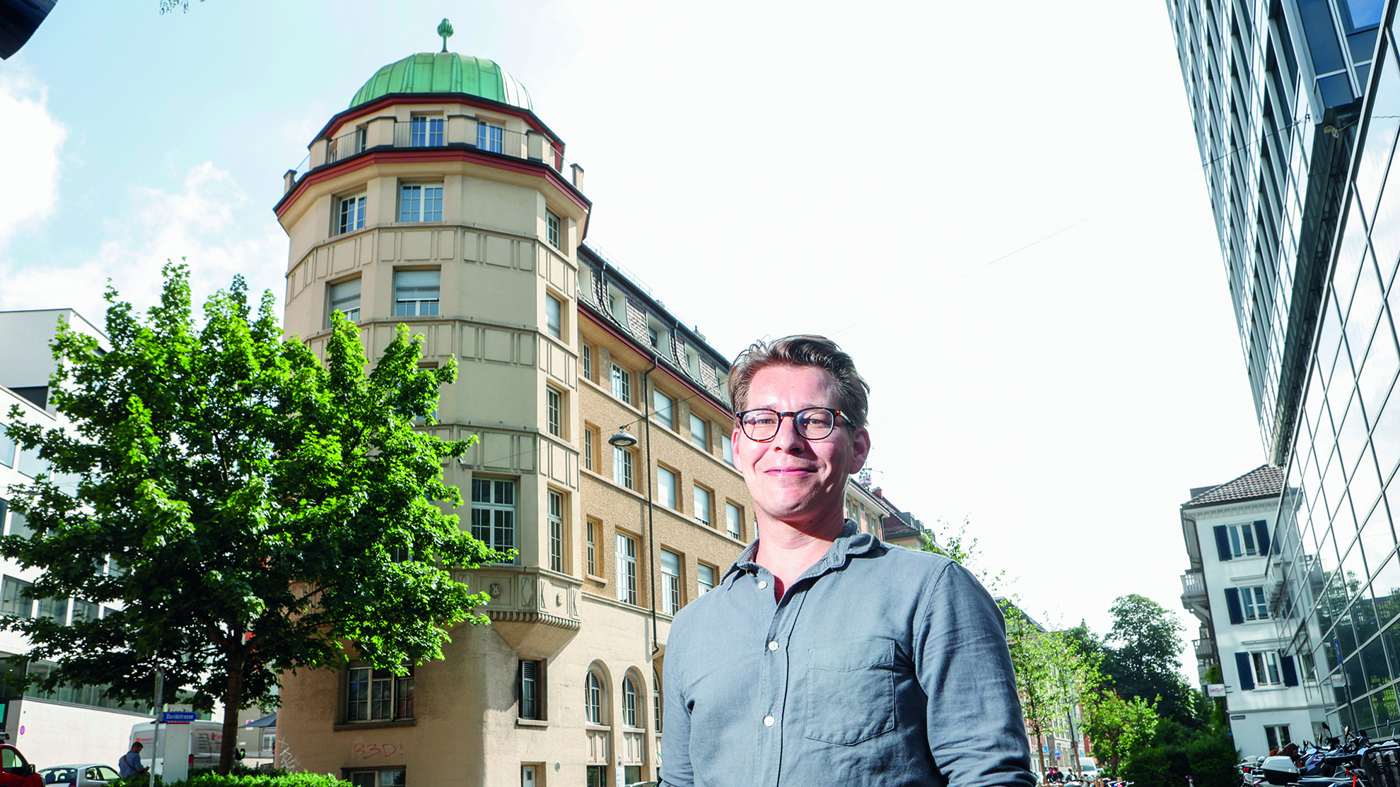 Silvio Odoni vor dem Gebäude an der Teufenerstrasse 1 in St. Gallen